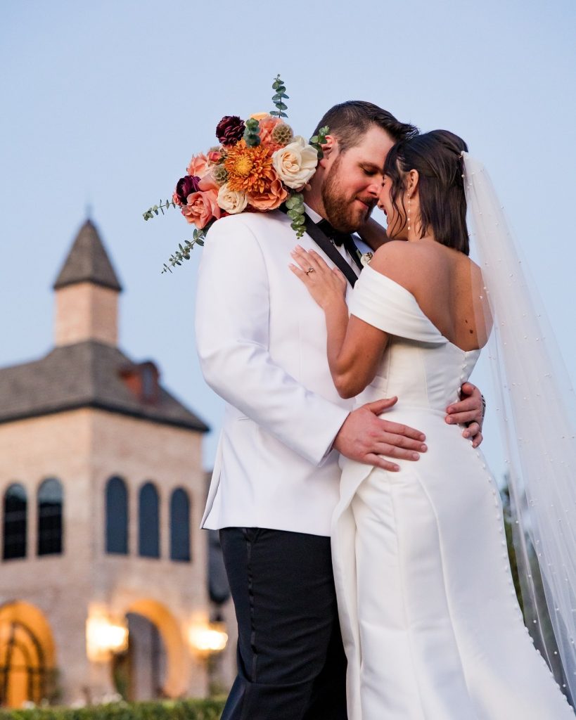All the timeless details from Chelsea & Sam’s celebration! ⁠Their day ironmanortx was full of intention, perfectly blending their unique