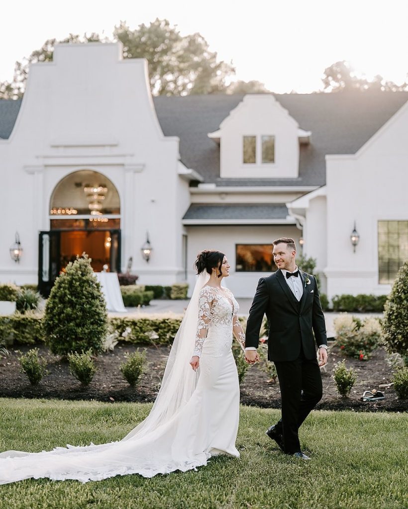 Brittany & Mitchell’s wedding thepeachorchardvenue was the perfect mix of soft elegance and organic charm. monicasbrides filled the day with